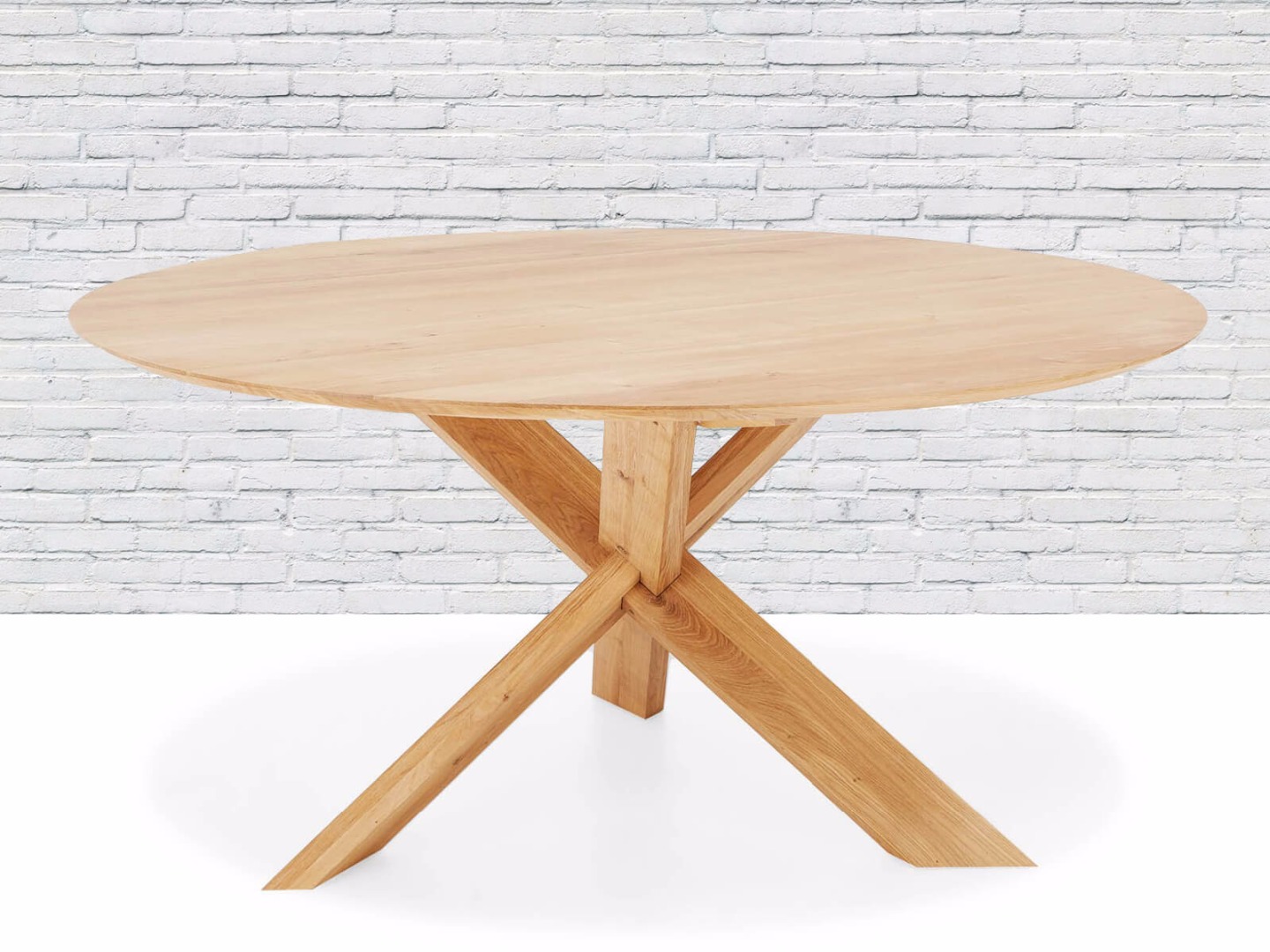 столик из дерева на одной ножке
