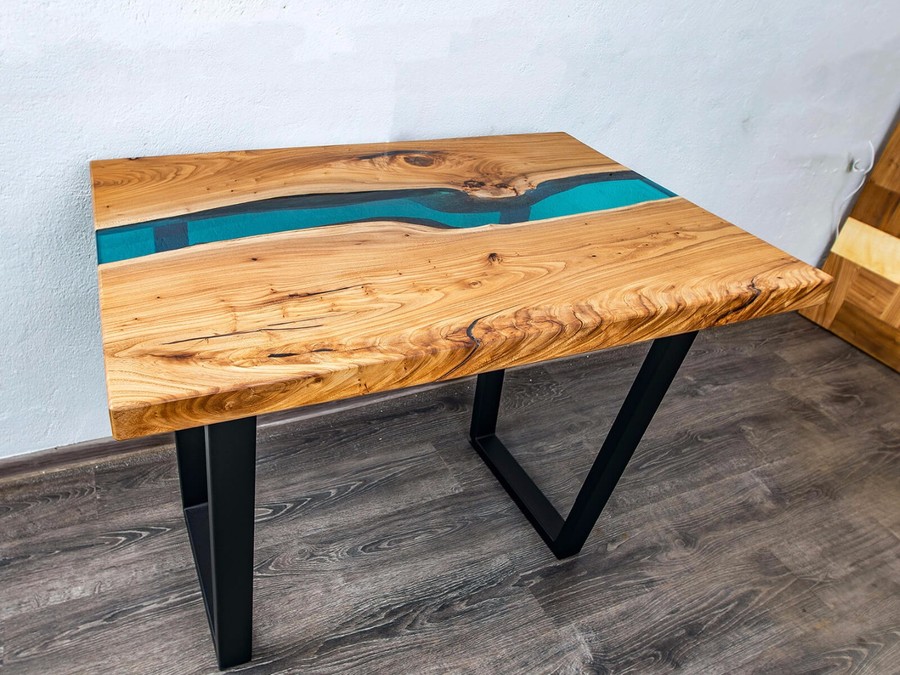 Небольшой столик из массива чинара #43 от мастерской Дорофея Брычёва