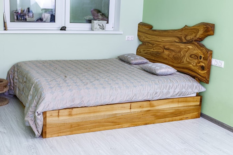 Кровать из карагача Ромашково